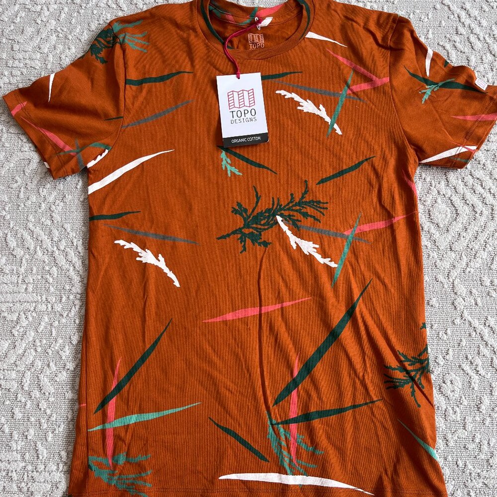 NWT Topo Designs Graphic T-Shirt